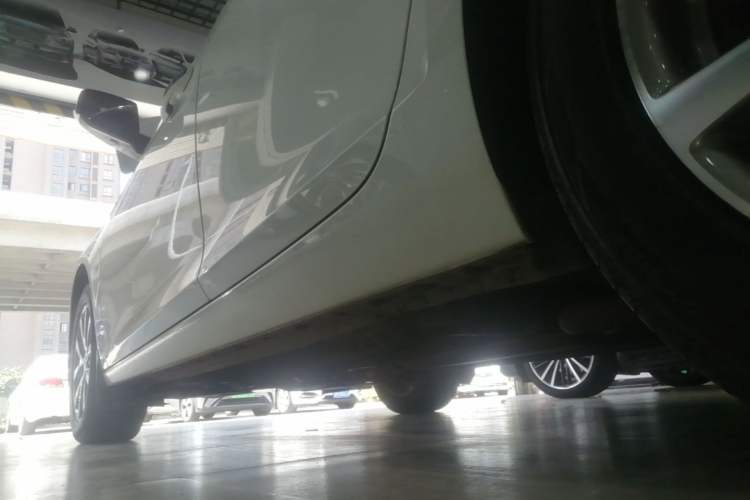 Used Chevrolet Malibu 2018 530T Automatic Luxury Edition Left Side Sill