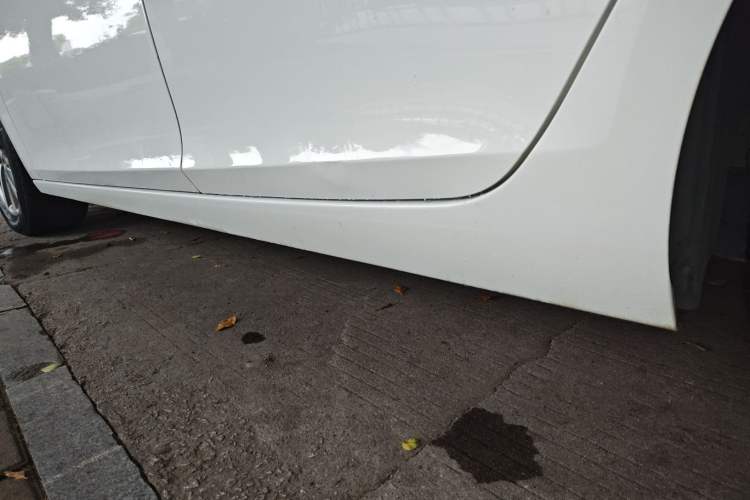 Used Chevrolet Malibu 2018 530T Automatic Luxury Edition Left Side Sill