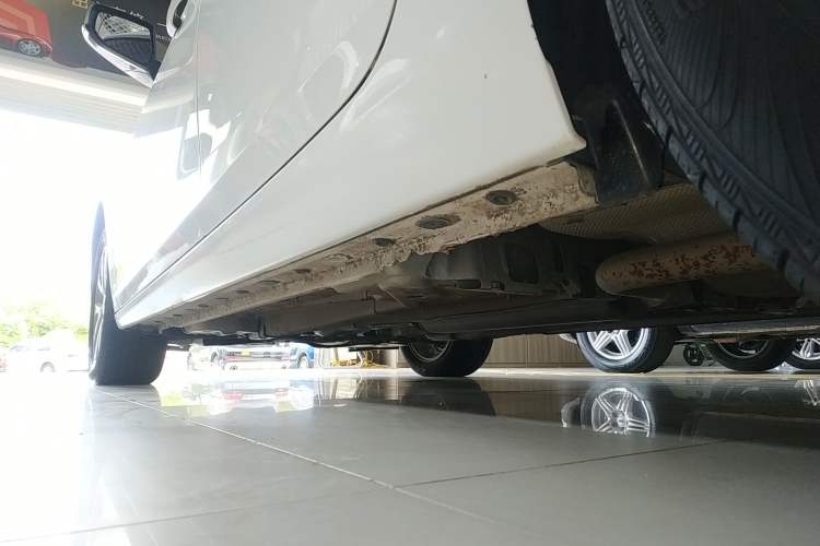 Used Chevrolet Malibu 2018 530T Automatic Luxury Edition Left Side Sill