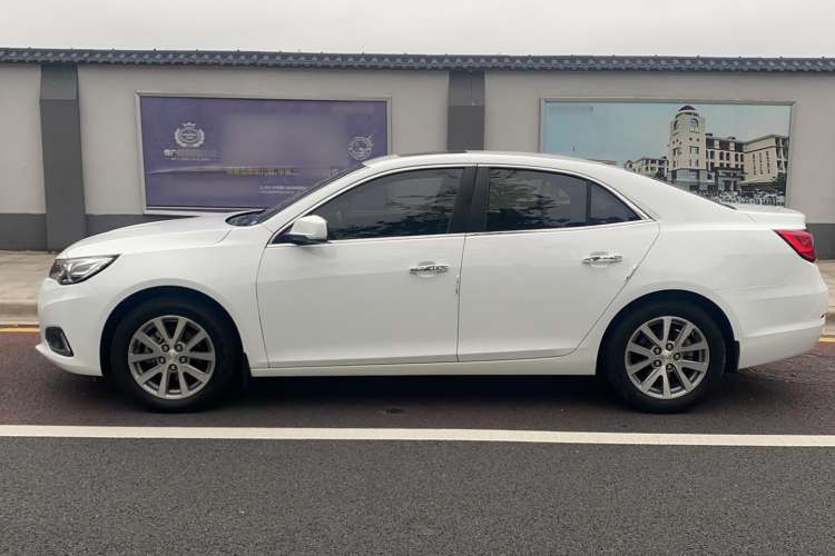 Used Chevrolet Malibu 2018 530T Automatic Luxury Edition Left Side