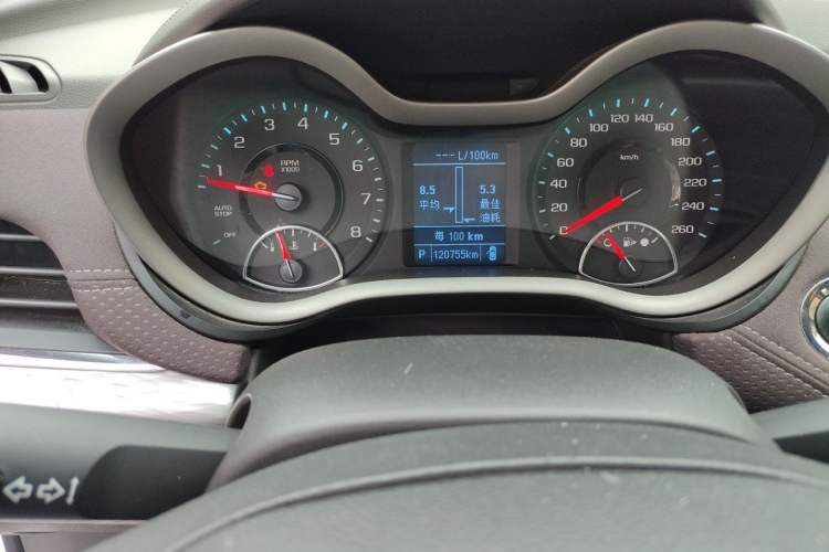 Used Chevrolet Malibu 2018 530T Automatic Luxury Edition Odometer Close Up