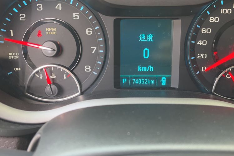 Used Chevrolet Malibu 2017 1.5T Automatic Luxury Edition Odometer Close Up