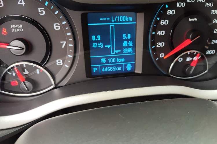 Used Chevrolet Malibu 2018 530T Automatic Luxury Edition Odometer Close Up