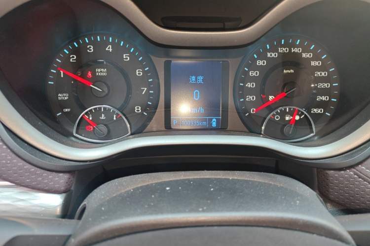 Used Chevrolet Malibu 2018 530T Automatic Luxury Edition Odometer Close Up