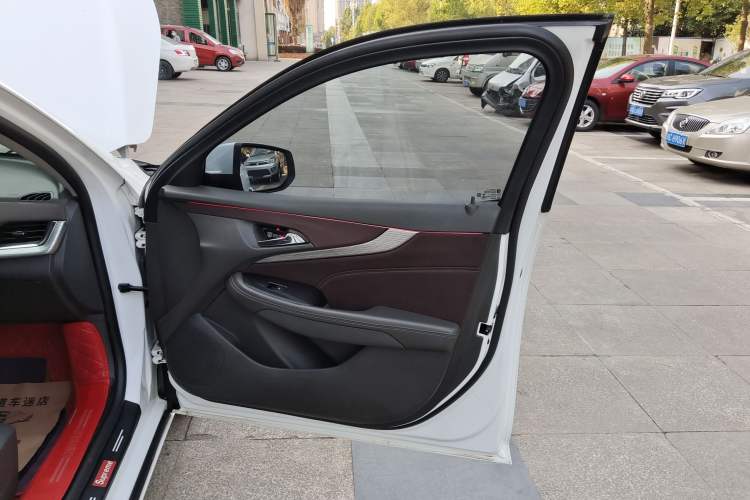 Used Chevrolet Malibu 2018 530T Automatic Fashion Edition Right Front Door Interior