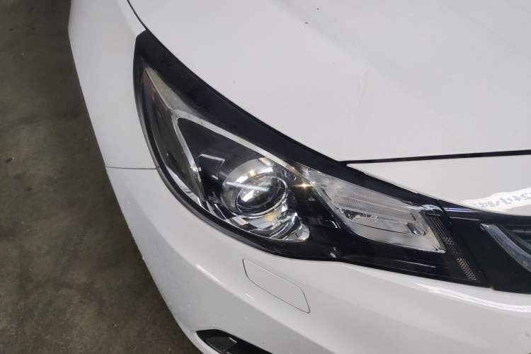 Used Chevrolet Malibu 2018 530T Automatic Luxury Edition Right Front Headlight