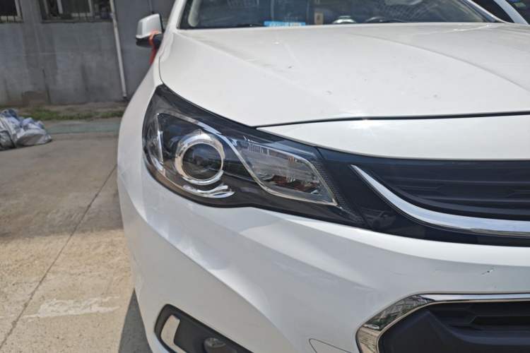 Used Chevrolet Malibu 2018 530T Automatic Fashion Edition Right Front Headlight