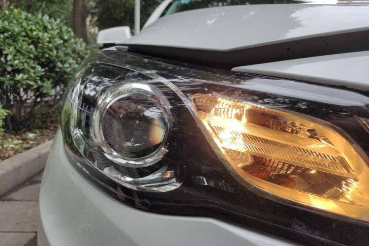 Used Chevrolet Malibu 2018 530T Automatic Fashion Edition Right Front Headlight