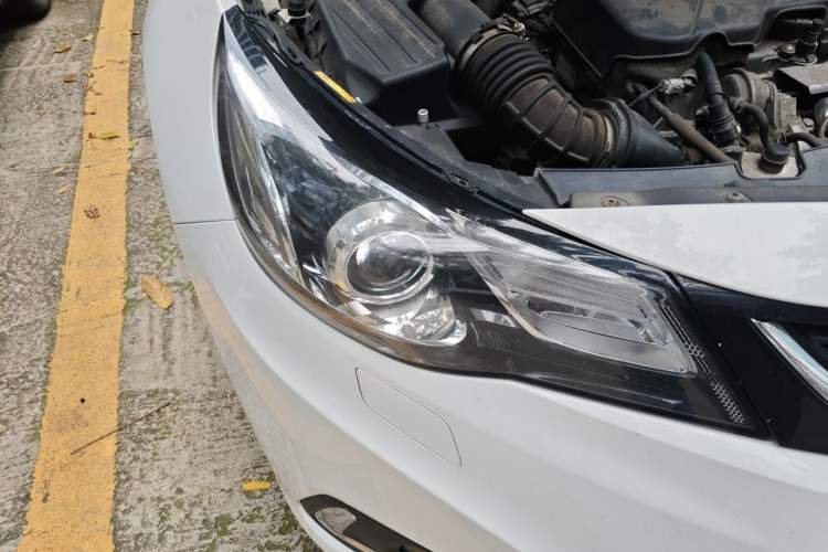 Used Chevrolet Malibu 2018 530T Automatic Luxury Edition Right Front Headlight