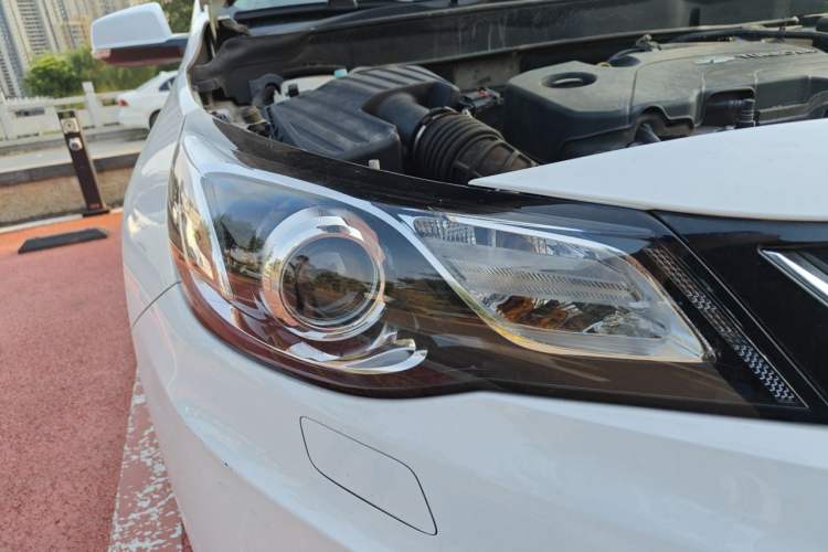 Used Chevrolet Malibu 2018 530T Automatic Luxury Edition Right Front Headlight