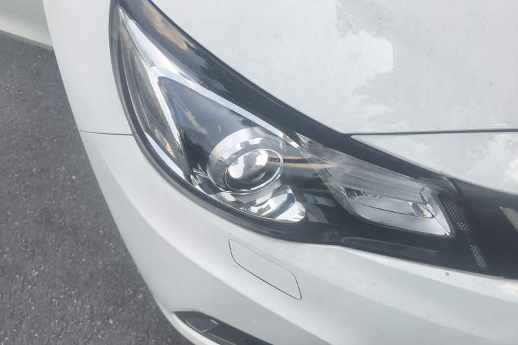 Used Chevrolet Malibu 2018 530T Automatic Luxury Edition Right Front Headlight