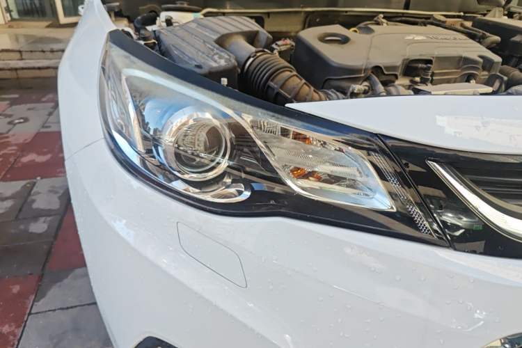 Used Chevrolet Malibu 2018 530T Automatic Luxury Edition Right Front Headlight