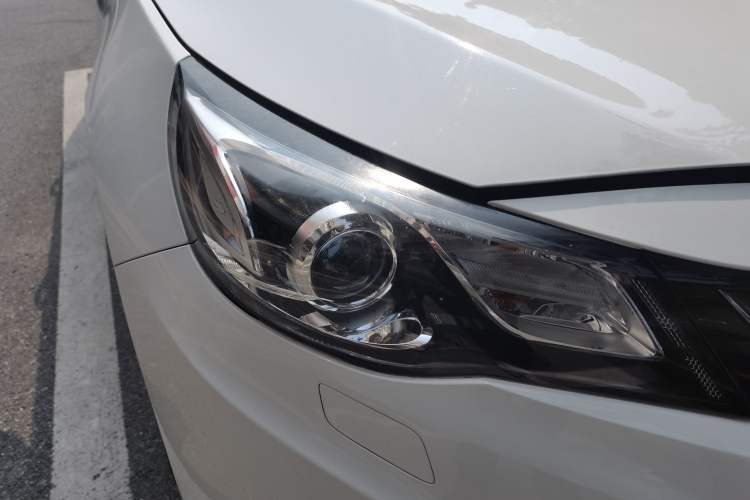 Used Chevrolet Malibu 2018 530T Automatic Luxury Edition Right Front Headlight