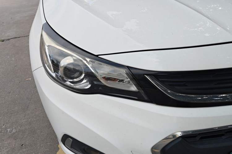 Used Chevrolet Malibu 2018 530T Automatic Fashion Edition Right Front Headlight