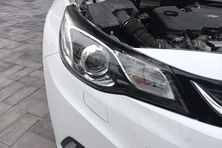 Used Chevrolet Malibu 2018 530T Automatic Luxury Edition Right Front Headlight