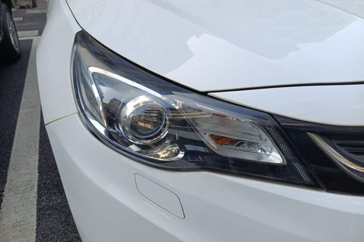 Used Chevrolet Malibu 2018 530T Automatic Luxury Edition Right Front Headlight