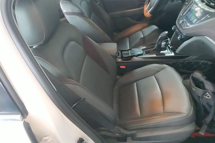Used Chevrolet Malibu 2018 530T Automatic Luxury Edition Right Front Seat