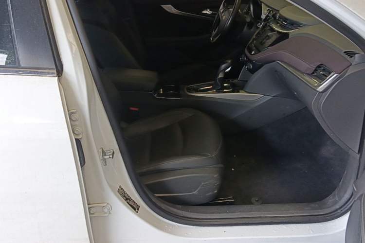Used Chevrolet Malibu 2018 530T Automatic Fashion Edition Right Front Seat