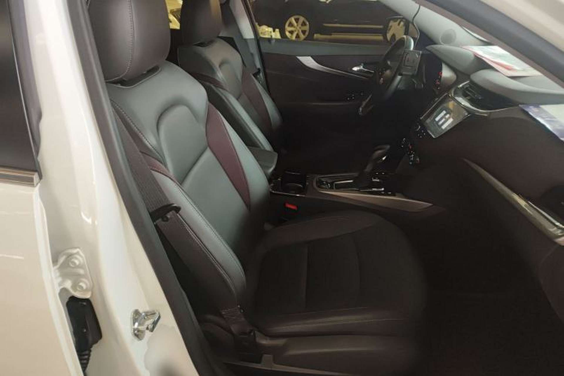Used Chevrolet Malibu 2018 530T Automatic Fashion Edition Right Front Seat