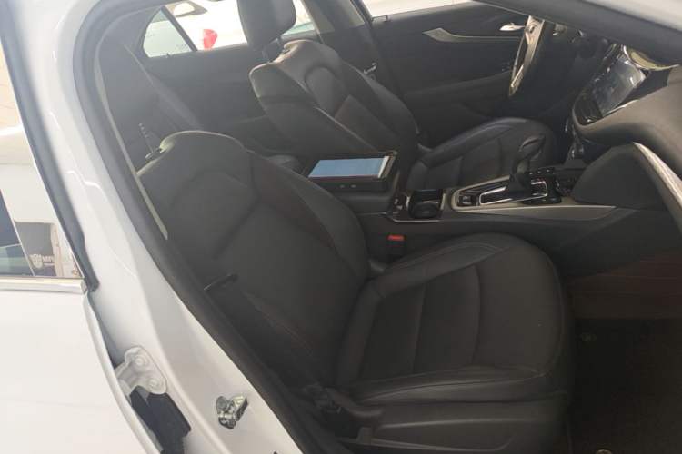 Used Chevrolet Malibu 2018 530T Automatic Fashion Edition Right Front Seat