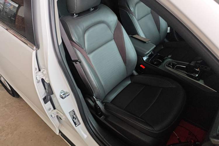 Used Chevrolet Malibu 2018 530T Automatic Fashion Edition Right Front Seat