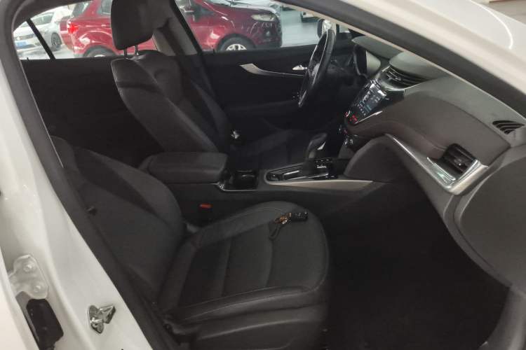 Used Chevrolet Malibu 2018 530T Automatic Fashion Edition Right Front Seat