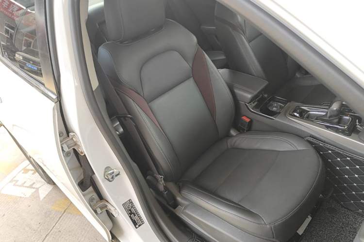 Used Chevrolet Malibu 2018 530T Automatic Luxury Edition Right Front Seat