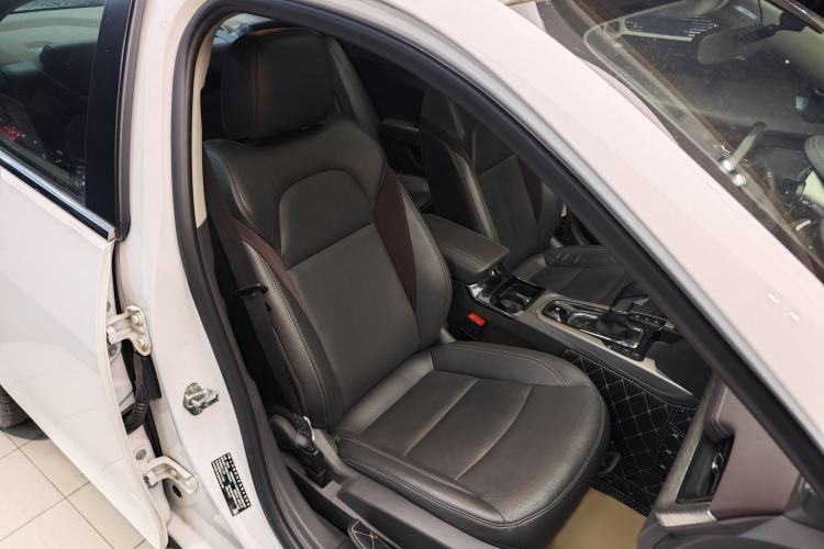 Used Chevrolet Malibu 2018 530T Automatic Luxury Edition Right Front Seat