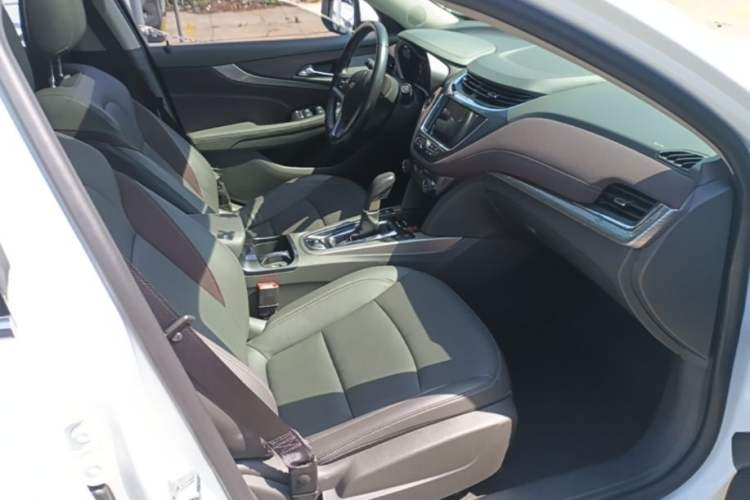 Used Chevrolet Malibu 2018 530T Automatic Luxury Edition Right Front Seat