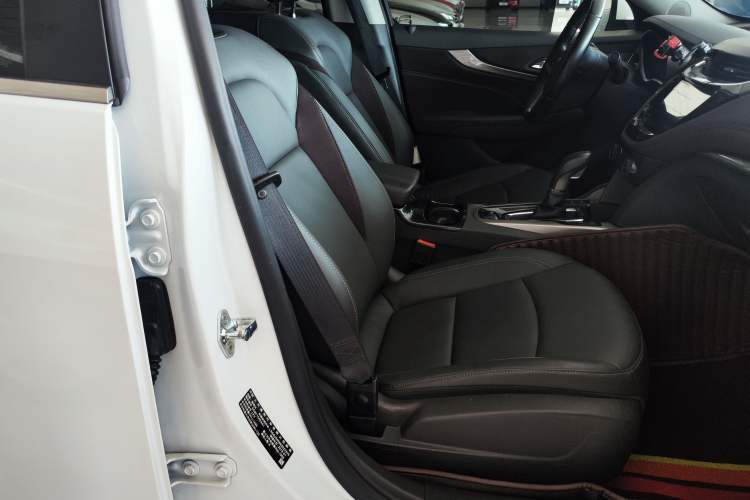 Used Chevrolet Malibu 2018 530T Automatic Fashion Edition Right Front Seat