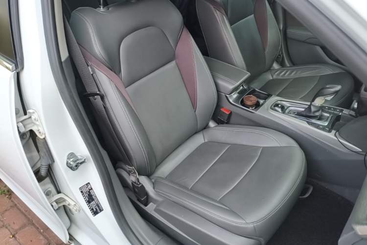 Used Chevrolet Malibu 2018 530T Automatic Luxury Edition Right Front Seat