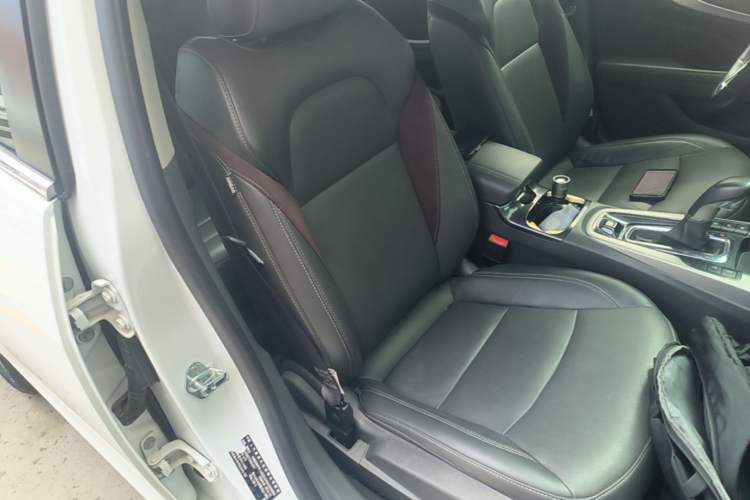 Used Chevrolet Malibu 2018 530T Automatic Luxury Edition Right Front Seat