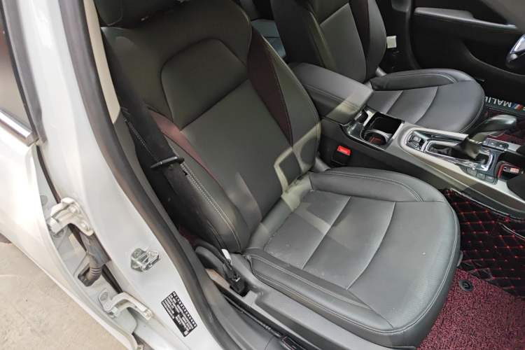 Used Chevrolet Malibu 2018 530T Automatic Luxury Edition Right Front Seat