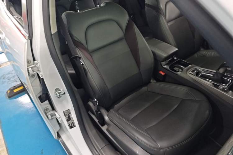 Used Chevrolet Malibu 2018 530T Automatic Luxury Edition Right Front Seat