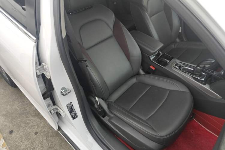 Used Chevrolet Malibu 2018 530T Automatic Luxury Edition Right Front Seat