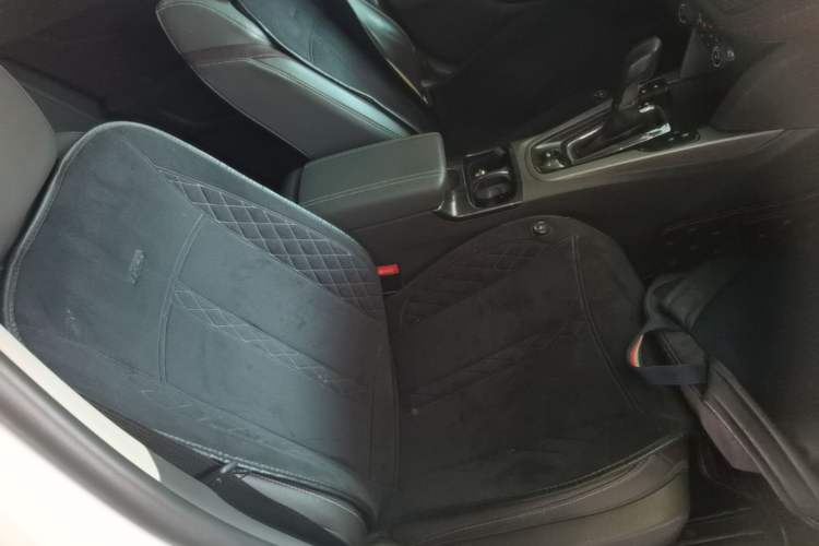 Used Chevrolet Malibu 2018 530T Automatic Luxury Edition Right Front Seat