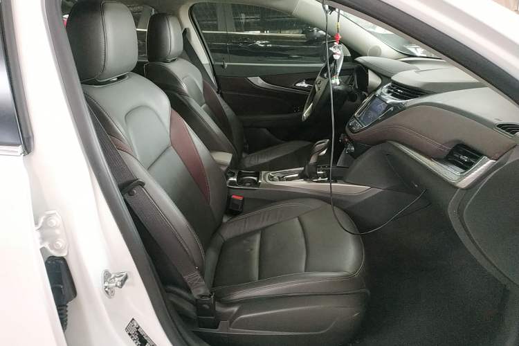 Used Chevrolet Malibu 2018 530T Automatic Luxury Edition Right Front Seat