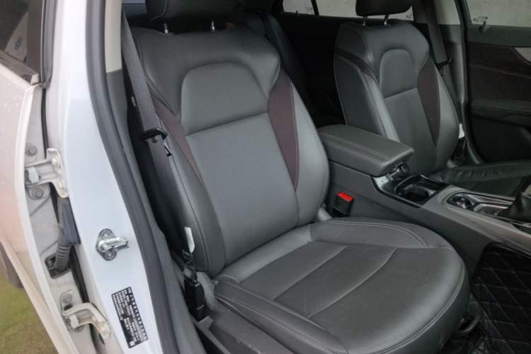 Used Chevrolet Malibu 2018 530T Automatic Luxury Edition Right Front Seat
