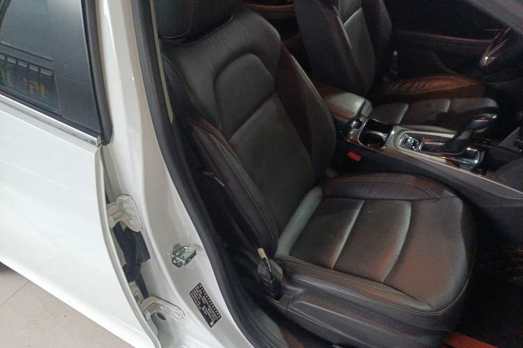 Used Chevrolet Malibu 2018 530T Automatic Fashion Edition Right Front Seat