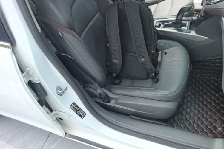 Used Chevrolet Malibu 2018 530T Automatic Fashion Edition Right Front Seat