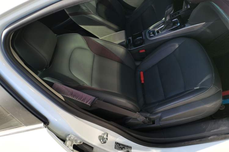 Used Chevrolet Malibu 2018 530T Automatic Fashion Edition Right Front Seat