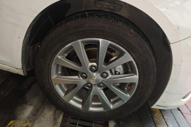 Used Chevrolet Malibu 2018 530T Automatic Luxury Edition Right Front Wheel Hub