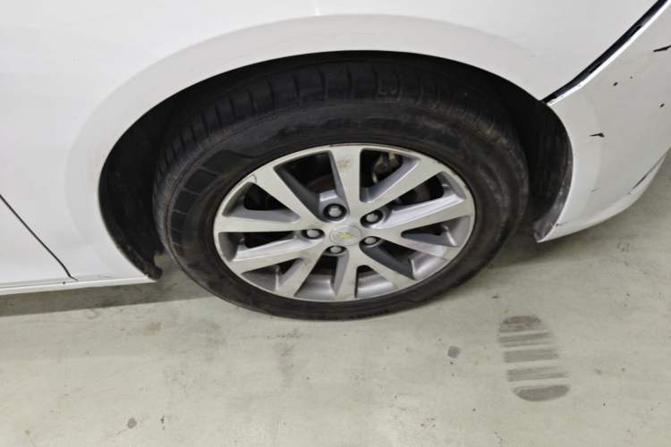 Used Chevrolet Malibu 2018 530T Automatic Luxury Edition Right Front Wheel Hub