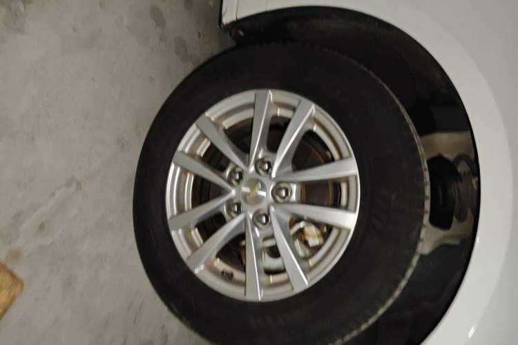 Used Chevrolet Malibu 2018 530T Automatic Fashion Edition Right Front Wheel Hub