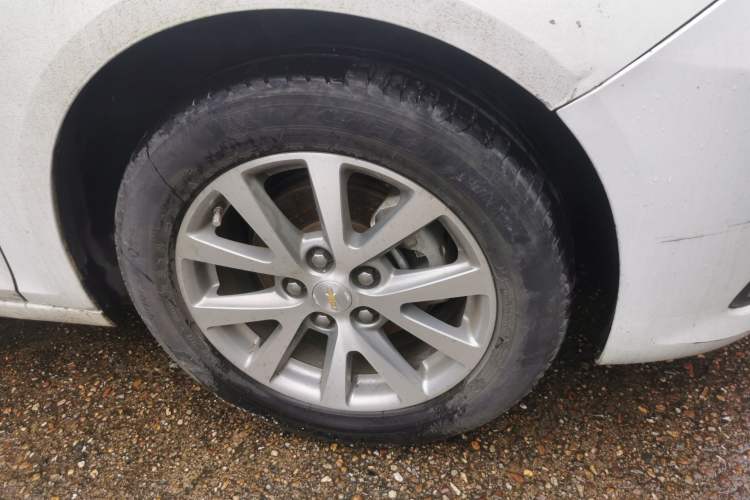 Used Chevrolet Malibu 2018 530T Automatic Luxury Edition Right Front Wheel Hub