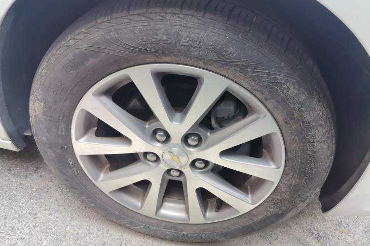 Used Chevrolet Malibu 2018 530T Automatic Luxury Edition Right Front Wheel Hub