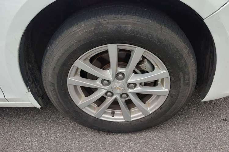 Used Chevrolet Malibu 2018 530T Automatic Fashion Edition Right Front Wheel Hub