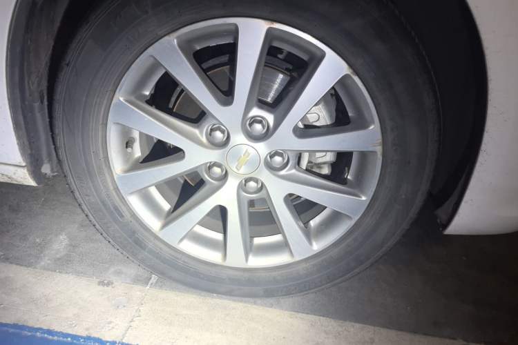 Used Chevrolet Malibu 2018 530T Automatic Luxury Edition Right Front Wheel Hub