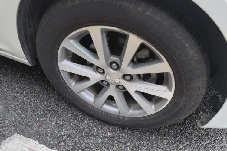 Used Chevrolet Malibu 2018 530T Automatic Luxury Edition Right Front Wheel Hub