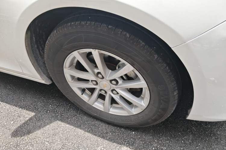 Used Chevrolet Malibu 2018 530T Automatic Fashion Edition Right Front Wheel Hub